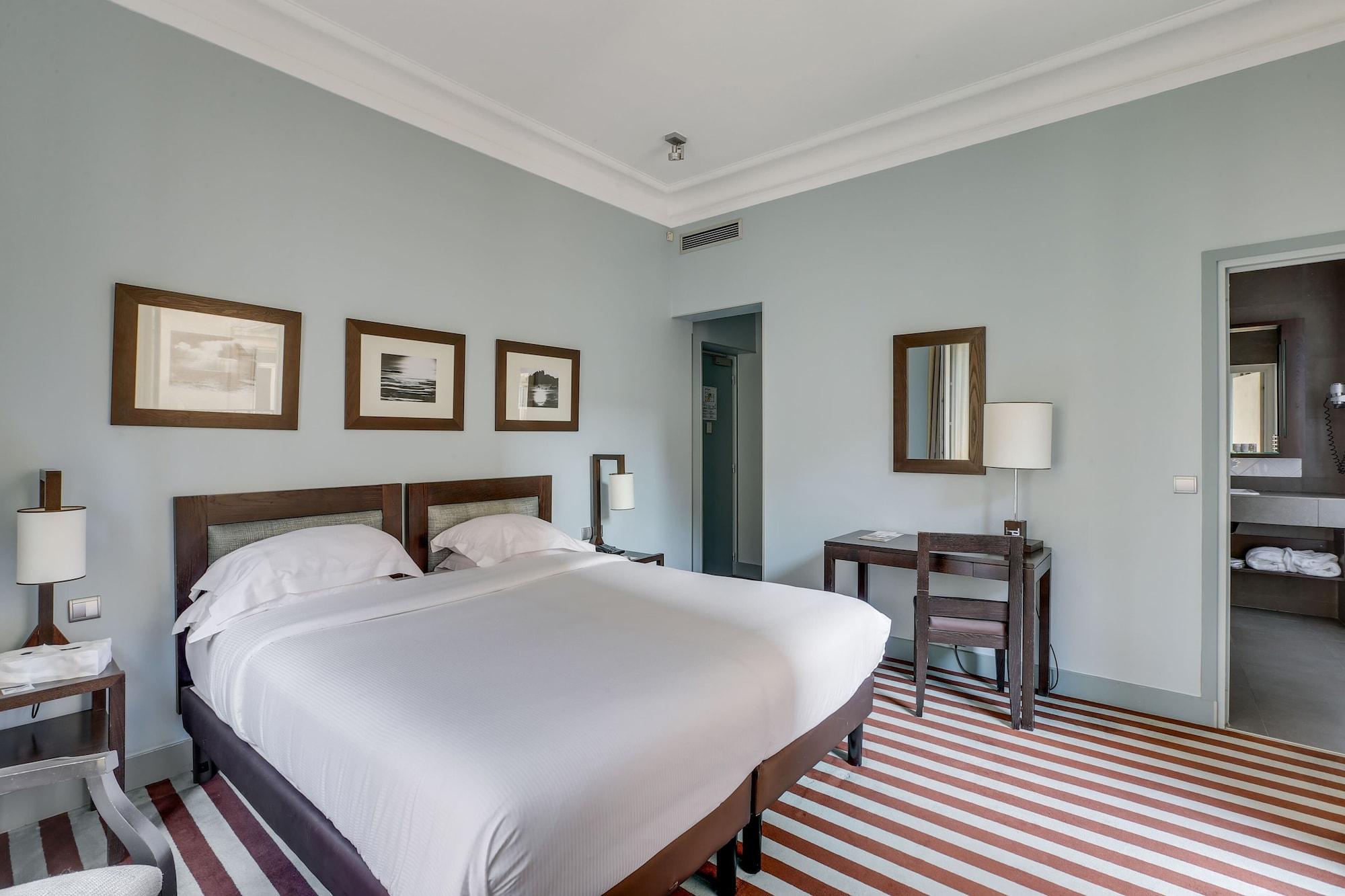 Hotel Duret Champs Elysees Parigi